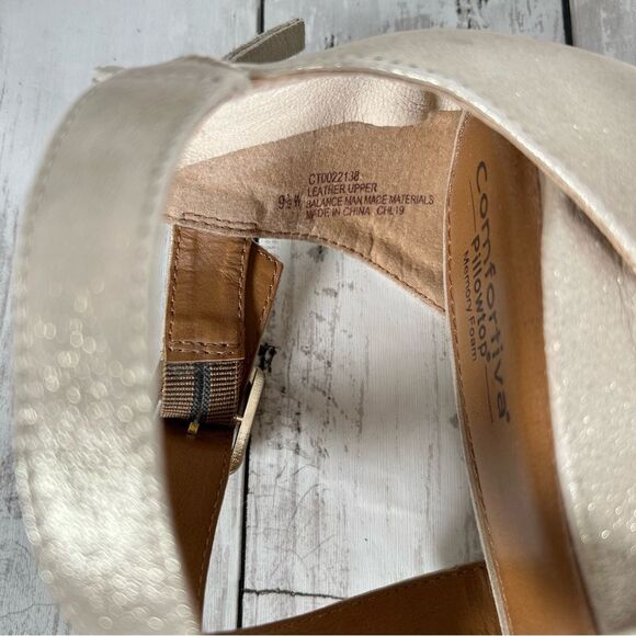 Comfortiva Melody Memory Foam Muted Gold Dusted Leather Zipper Strap Sandals 9.5 - Picture 7 of 8